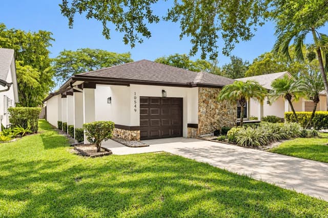 10549 Fern Tree Way, Boynton Beach FL 33436 - Boynton Beach, FL - Photo 2