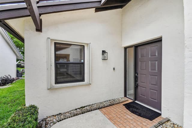 10549 Fern Tree Way, Boynton Beach FL 33436 - Boynton Beach, FL - Photo 4