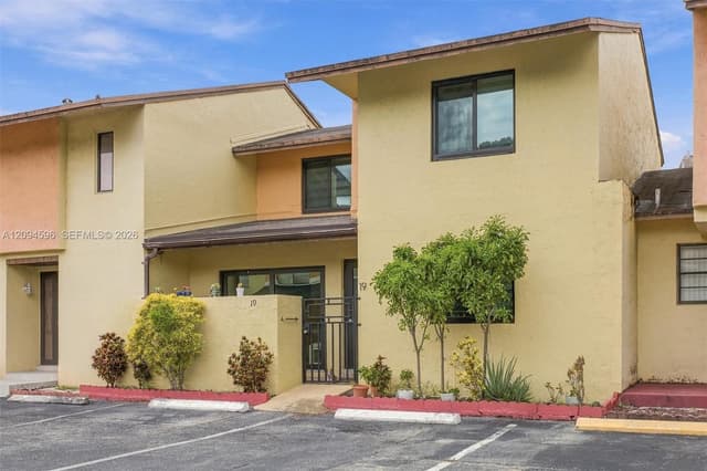 9670 Fontainebleau Blvd # 19, Miami FL 33172 - Miami, FL - Photo 3