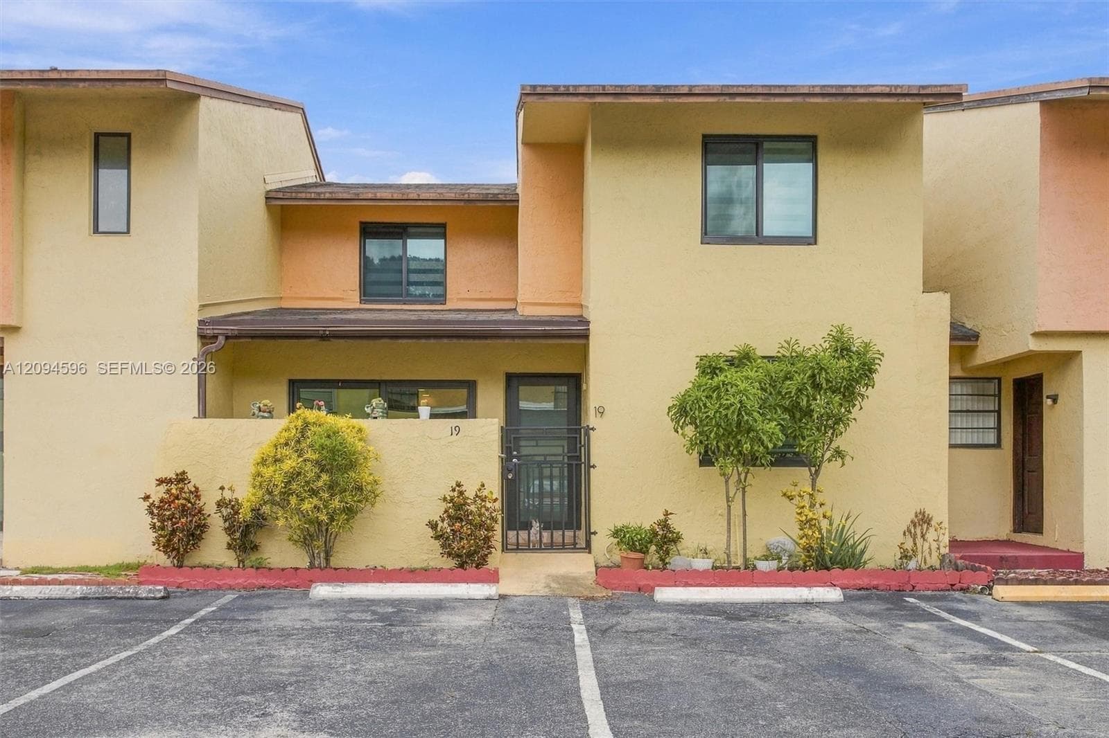 9670 Fontainebleau Blvd # 19, Miami FL 33172 - Miami, FL - Photo 1