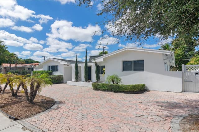 20330 Highland Lakes Blvd, Miami FL 33179 - Miami, FL - Photo 2