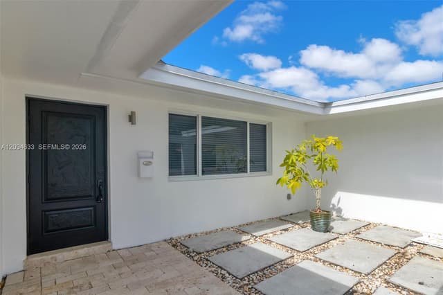 20330 Highland Lakes Blvd, Miami FL 33179 - Miami, FL - Photo 3