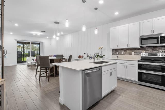 6982 Peters Lane, Delray Beach FL 33446 - Delray Beach, FL - Photo 4