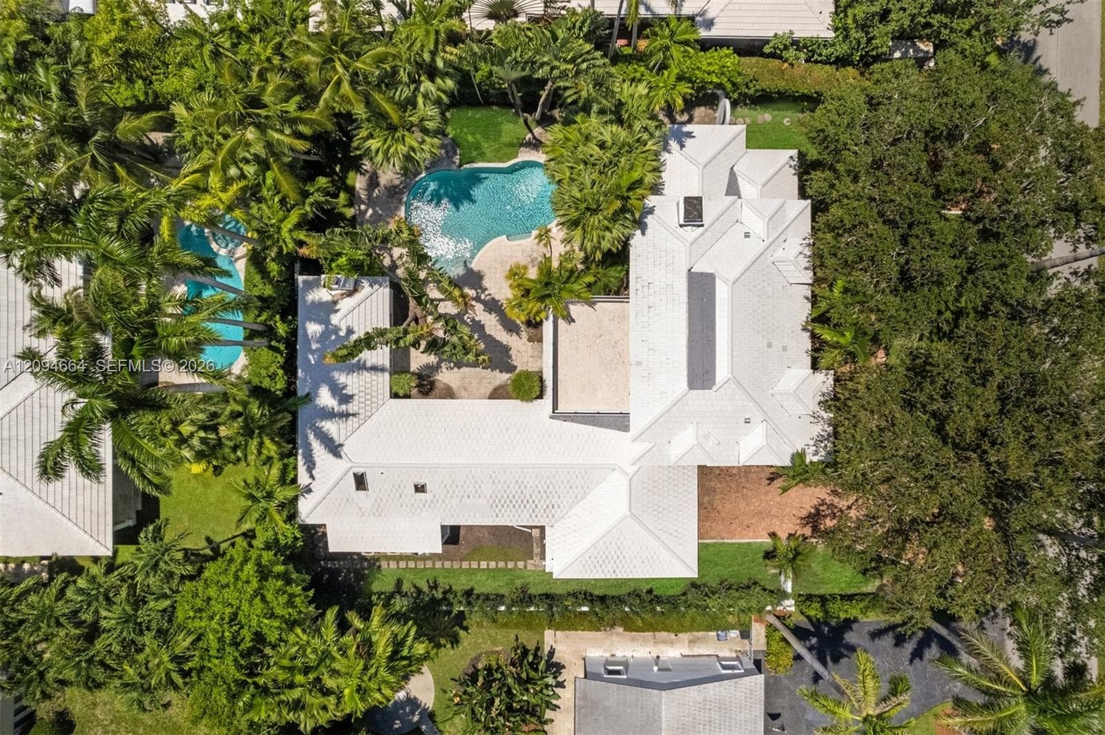 6675 Roxbury Ln, Miami Beach FL 33141 - Miami Beach, FL - Photo 1