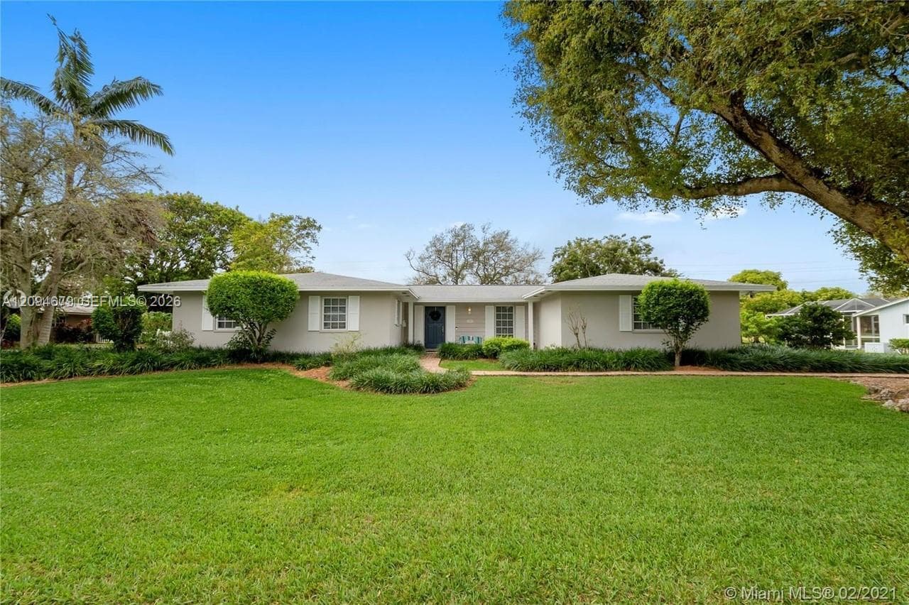 16220 SW 88th Ave Rd, Palmetto Bay FL 33157 - Palmetto Bay, FL - Photo 1
