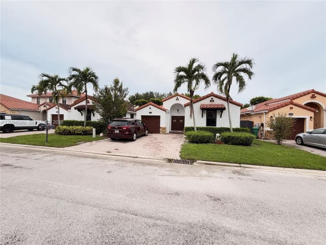 9947 NW 10th Ter, Miami FL 33172 - Miami, FL - Photo 3