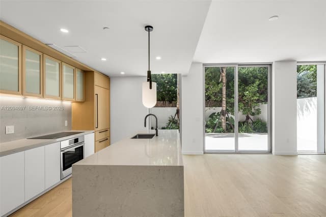 2200 Brickell Ave, Miami FL 33143 - Miami, FL - Photo 6