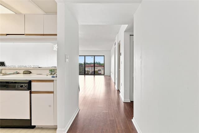 10253 NW 9th St Cir # 6, Miami FL 33172 - Miami, FL - Photo 2