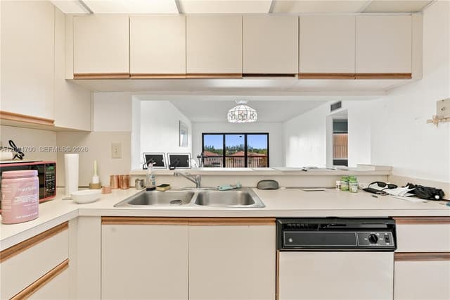 10253 NW 9th St Cir # 6, Miami FL 33172 - Miami, FL - Photo 7
