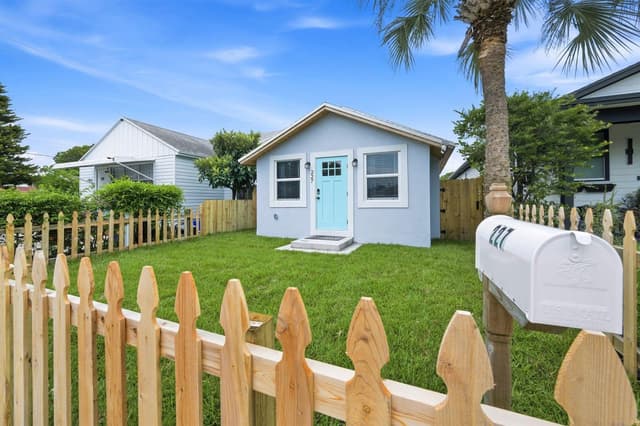 227 S E Street, FL 33460 - Photo 2