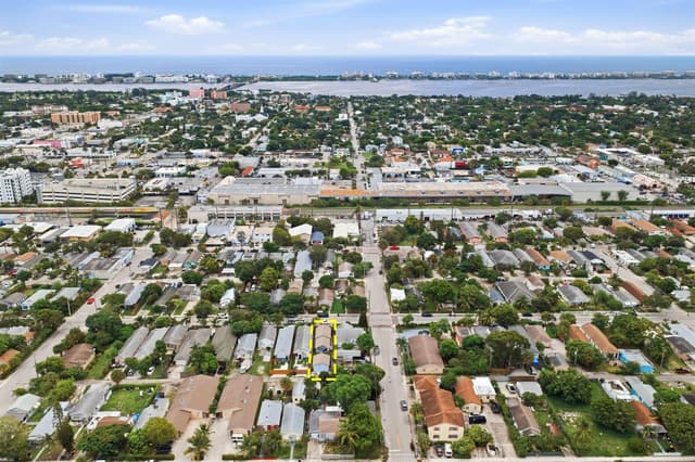 227 S E Street, FL 33460 - Photo 3