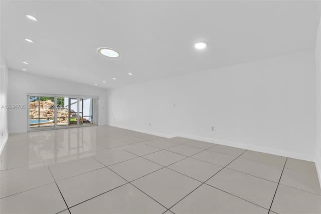 616 NE 195th St, Miami FL 33179 - Miami, FL - Photo 6