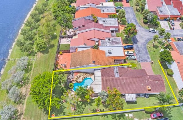 616 NE 195th St, Miami FL 33179 - Miami, FL - Photo 3