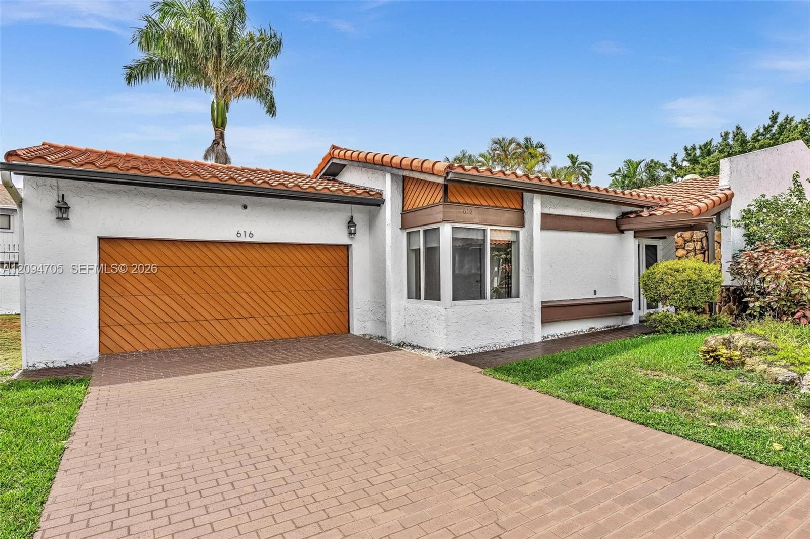 616 NE 195th St, Miami FL 33179 - Miami, FL - Photo 1