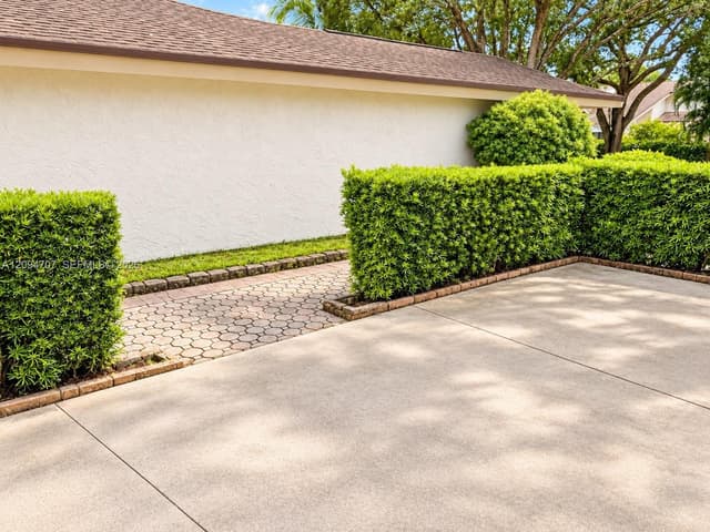 6621 NW 4th Ct, Plantation FL 33317 - Plantation, FL - Photo 2