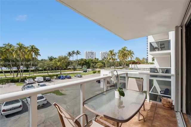 3675 N Country Club Dr # 204, Aventura FL 33180 - Aventura, FL - Photo 4
