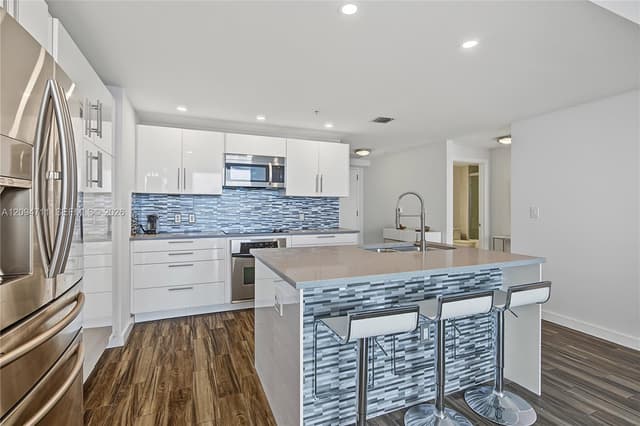 1900 N Bayshore Dr # 3604, Miami FL 33132 - Miami, FL - Photo 4