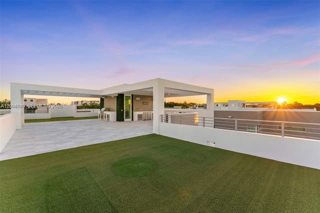 10561 NW 67th Ter, Doral FL 33178 - Doral, FL - Photo 4
