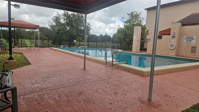 445 W Park Dr # 4, Miami FL 33172 - Miami, FL - Photo 7