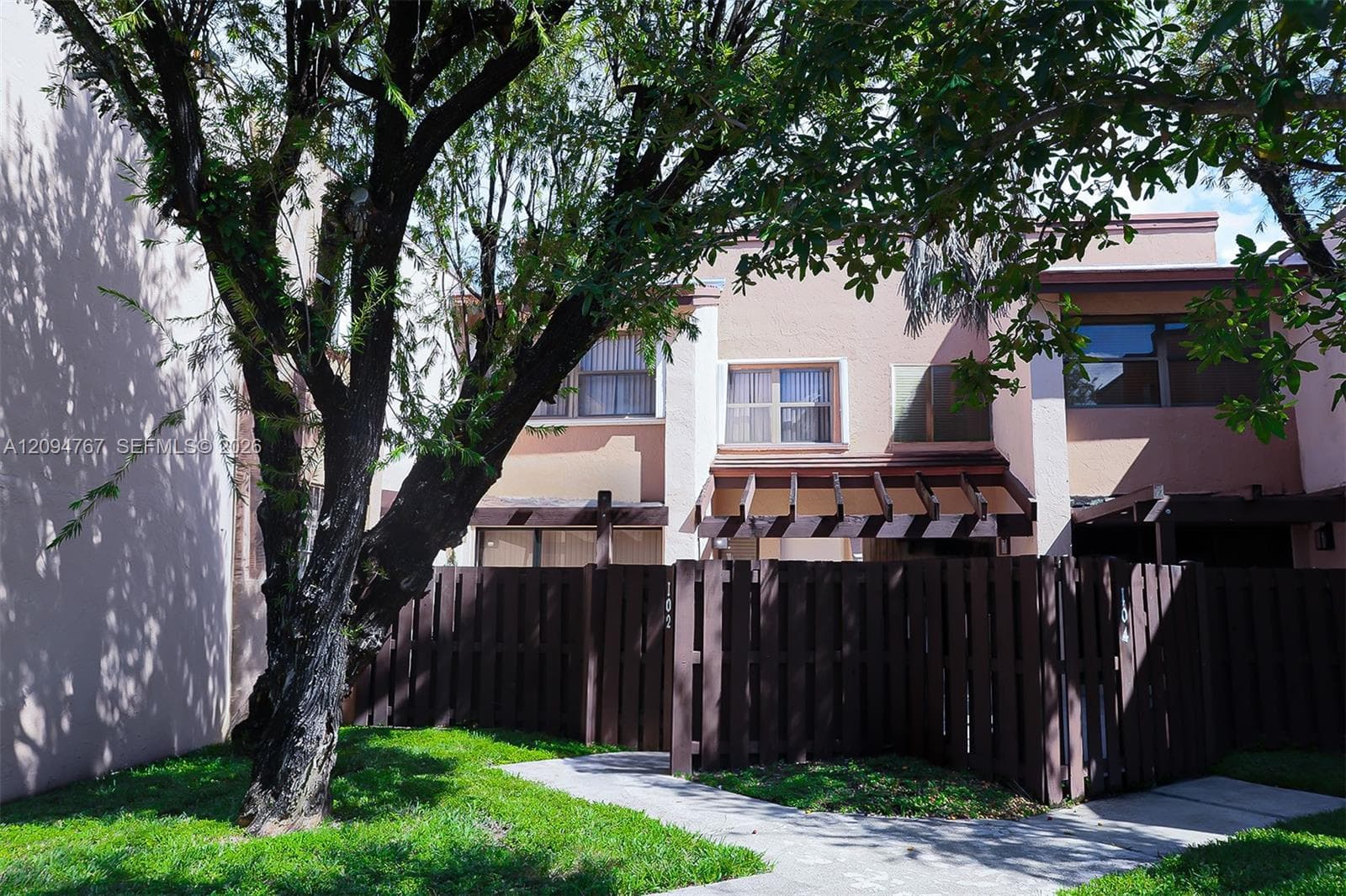 445 W Park Dr # 4, Miami FL 33172 - Miami, FL - Photo 1