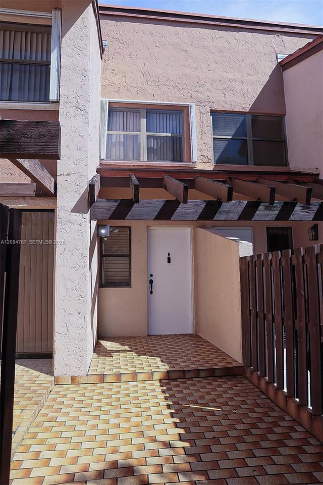 445 W Park Dr # 4, Miami FL 33172 - Miami, FL - Photo 5