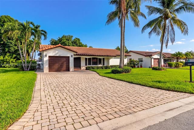 10403 NW 80th Ct, Tamarac FL 33321 - Tamarac, FL - Photo 2