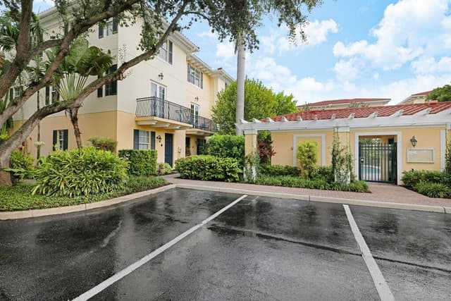2502 N DIXIE Highway # 39, FL 33460 - Photo 2