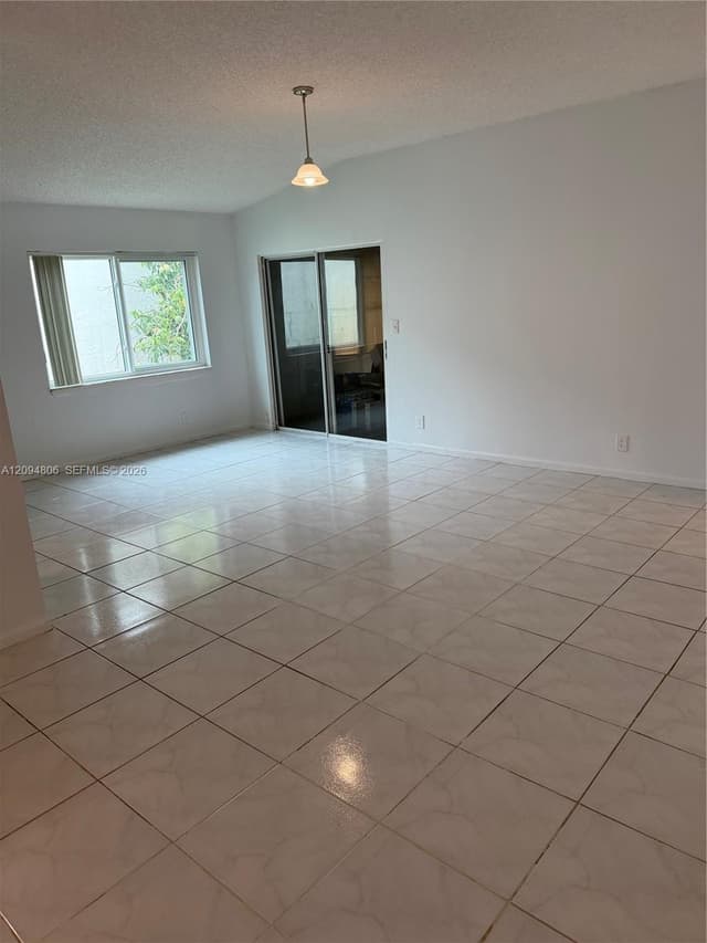 33 Bentwater Cir, Boynton Beach FL 33426 - Boynton Beach, FL - Photo 6
