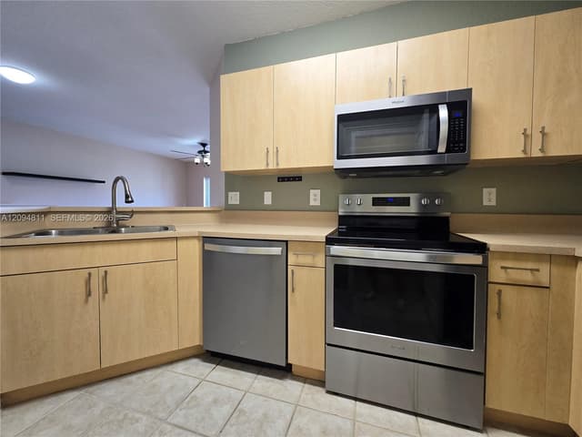 1204 Belmont Pl, Boynton Beach FL 33436 - Boynton Beach, FL - Photo 5