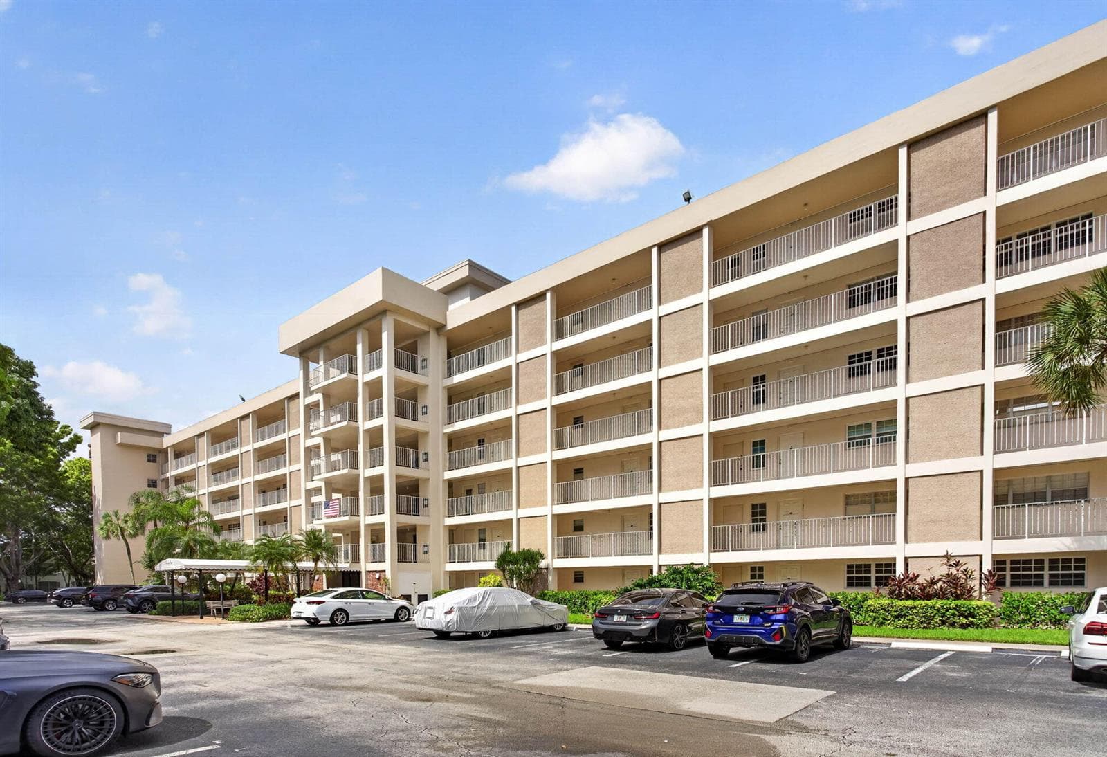 2901 S Palm Aire Drive # 610, Pompano Beach FL 33069 - Pompano Beach, FL - Photo 1