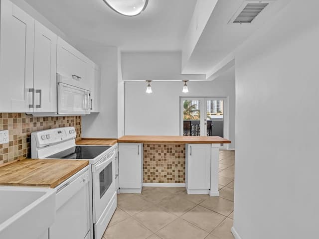 320 S Surf Road # 402, Hollywood FL 33019 - Hollywood, FL - Photo 7