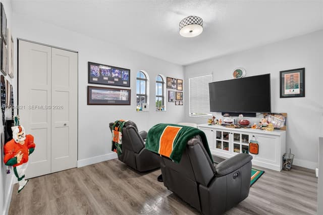 3226 W 97th St, Hialeah FL 33018 - Hialeah, FL - Photo 5