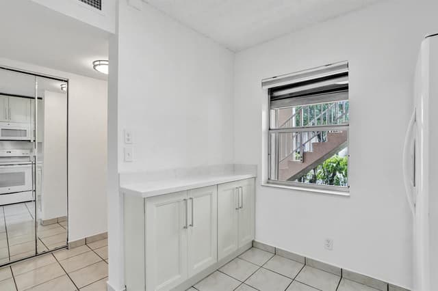 3081 HOLIDAY SPRINGS Boulevard # 6, Margate FL 33063 - Margate, FL - Photo 5