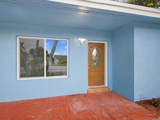1421 Crest Drive, Lake Worth FL 33461 - Lake Worth, FL - Photo 5