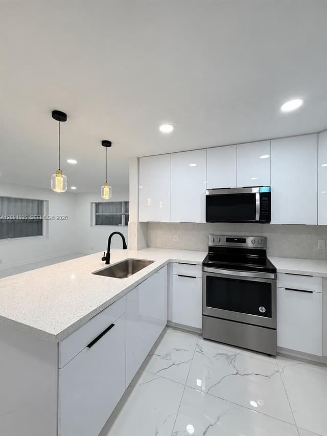 2610 Pierce St, Hollywood FL 33020 - Hollywood, FL - Photo 6