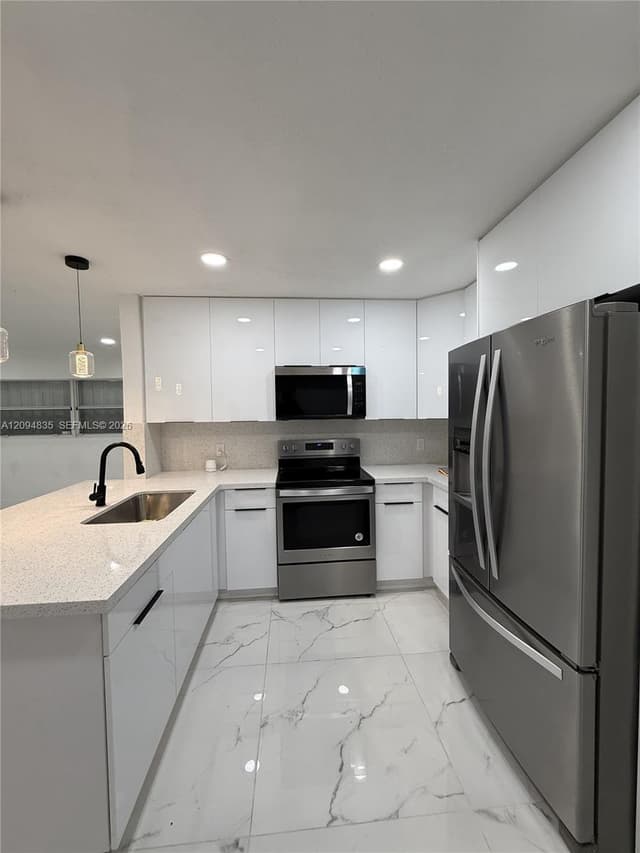 2610 Pierce St, Hollywood FL 33020 - Hollywood, FL - Photo 7