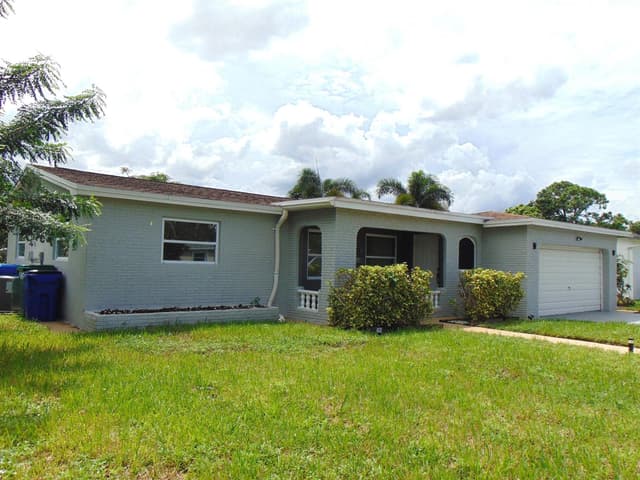 6854 NW 3RD Street, Margate FL 33063 - Margate, FL - Photo 3