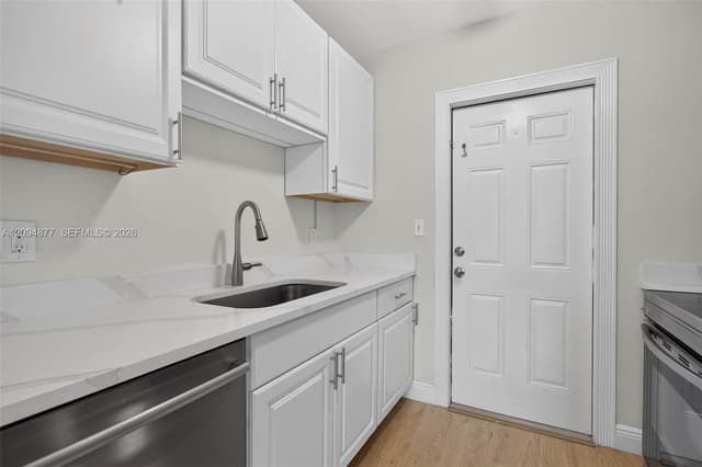 5197 NE 14th Ave, Pompano Beach FL 33064 - Pompano Beach, FL - Photo 7