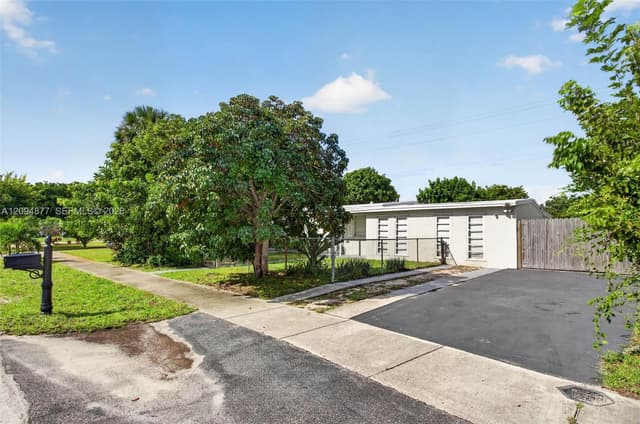 5197 NE 14th Ave, Pompano Beach FL 33064 - Pompano Beach, FL - Photo 3