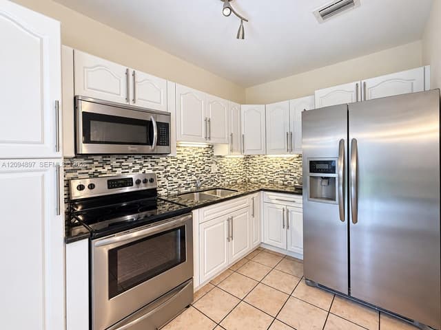 797 NW 9th St, Homestead FL 33030 - Homestead, FL - Photo 3