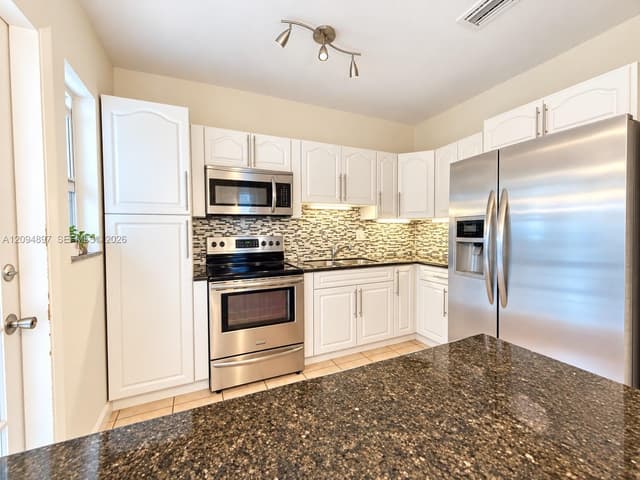 797 NW 9th St, Homestead FL 33030 - Homestead, FL - Photo 4