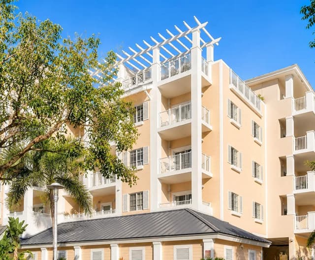 1931 NE 2nd St # 405, Deerfield Beach FL 33441 - Deerfield Beach, FL - Photo 2