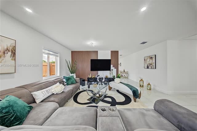 530 SW 7th Ave, Homestead FL 33030 - Homestead, FL - Photo 2