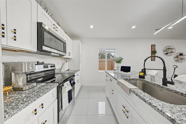 530 SW 7th Ave, Homestead FL 33030 - Homestead, FL - Photo 7