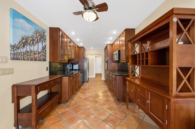 6760 HOLLANDAIRE Drive W, Boca Raton FL 33433 - Boca Raton, FL - Photo 5