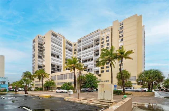 322 BUCHANAN Street # 809, Hollywood FL 33019 - Hollywood, FL - Photo 2