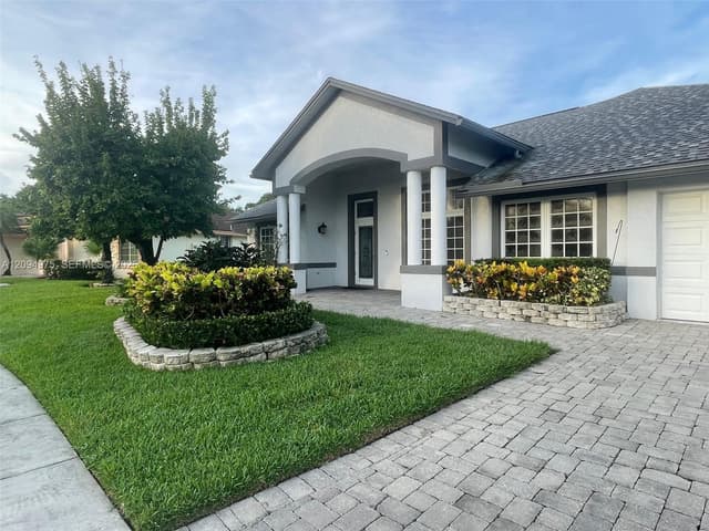 142 Van Gogh Way, Royal Palm Beach FL 33411 - Royal Palm Beach, FL - Photo 2