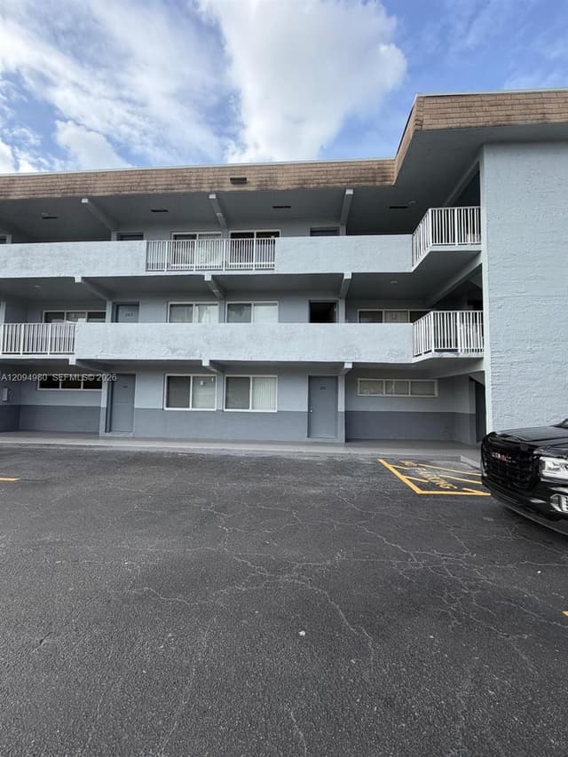 11005 SW 1st St # 202, Sweetwater FL 33174 - Sweetwater, FL - Photo 4