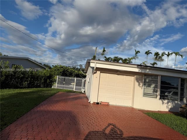 1821 SW 92nd Ct, Miami FL 33165 - Miami, FL - Photo 2