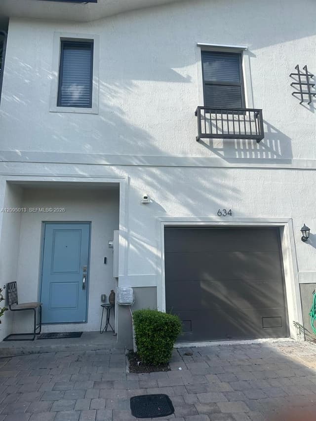 634 SW 12th St, Florida City FL 33034 - Florida City, FL - Photo 2